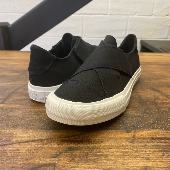 Shoes - NWOT Black Velcro Slip On Sneakers